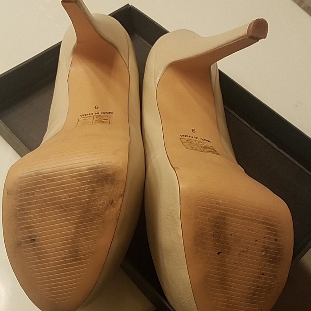 Shoes - Picture 5 of 6